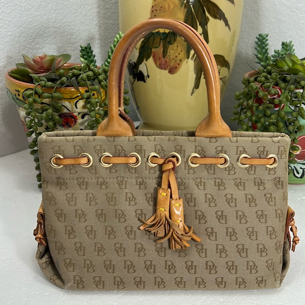 🦆 DOONEY & BOURKE MINI BAG TASSEL HANDBAG